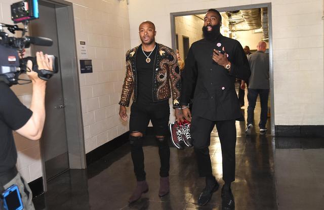 罗马诺：阿贾克斯即将与富安健洋签约半年，根据表现可能续约（罗马诺：阿贾克斯将签下富安健洋半年，视表现决定是否续约）