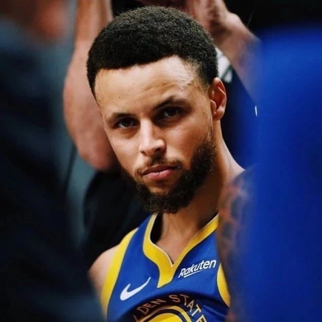 电讯报：纽卡可能无法在冬窗签下阿尔克马尔中场斯密特（电讯报：纽卡冬窗追阿尔克马尔中场斯密特恐难成行）