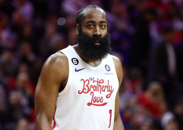 邮报：奥纳纳和埃托奥长期有矛盾；姆伯莫预计是喀麦隆新队长（邮报：奥纳纳与埃托奥矛盾由来已久，姆伯莫有望出任喀麦隆新队长）