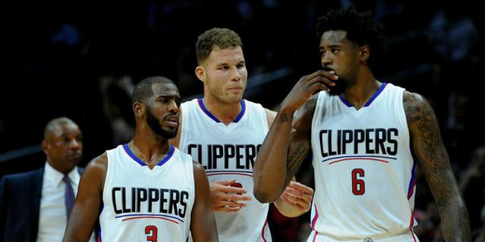 邮报：谢什科对曼联与纽卡都表达过兴趣，但他稍微倾向于红魔（邮报：谢什科同时考虑曼联与纽卡，但略偏向红魔）