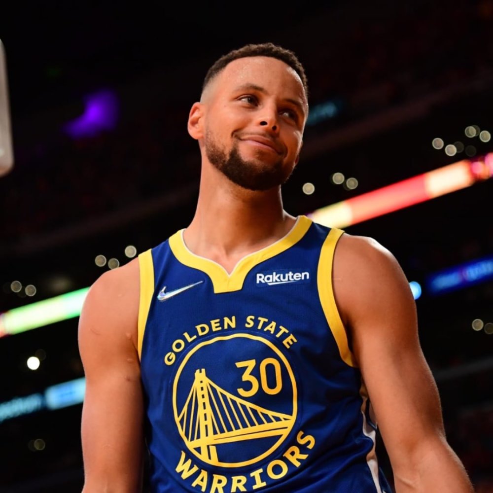 里奇·保罗：确认詹姆斯本赛季不会离开湖人（里奇·保罗确认：詹姆斯本赛季将留在湖人）